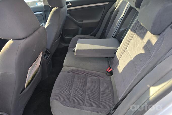 Volkswagen Golf 5 generation Hatchback 5-doors