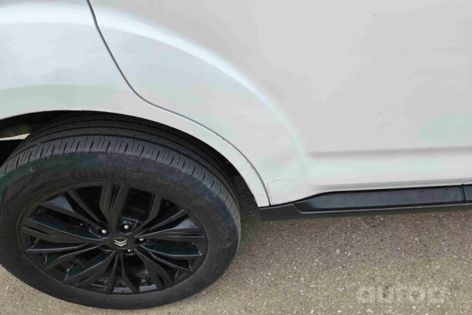 Citroen C-Crosser