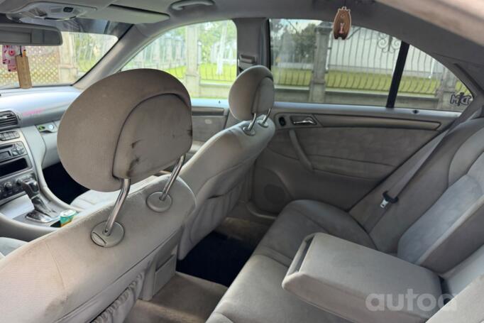 Mercedes-Benz C-Class W203/S203/CL203 Sedan