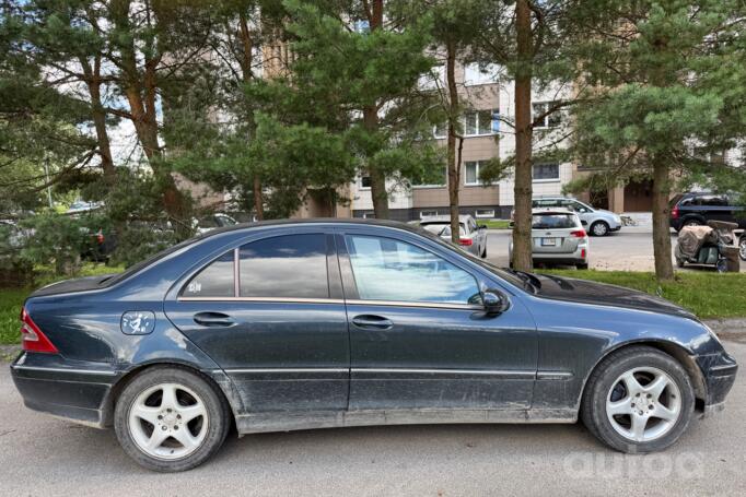 Mercedes-Benz C-Class W203/S203/CL203 Sedan