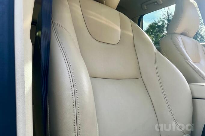 Volvo XC60 1 generation [restyling] Crossover