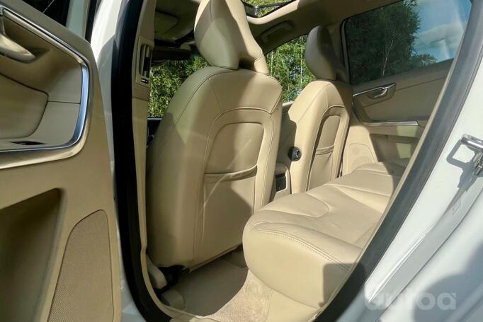 Volvo XC60 1 generation [restyling] Crossover