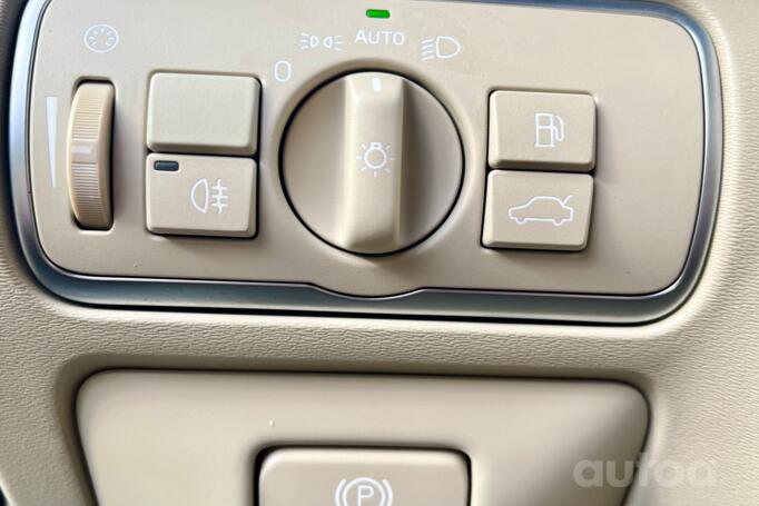 Volvo XC60 1 generation [restyling] Crossover