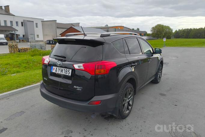 Toyota RAV4 4 generation Crossover