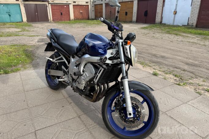 Yamaha FZS 600 Fazer