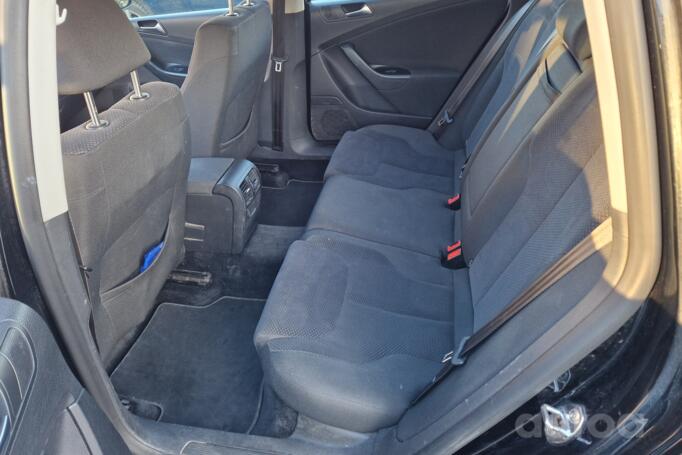 Volkswagen Passat B6 wagon 5-doors