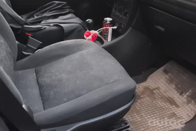 Opel Zafira A Minivan 5-doors
