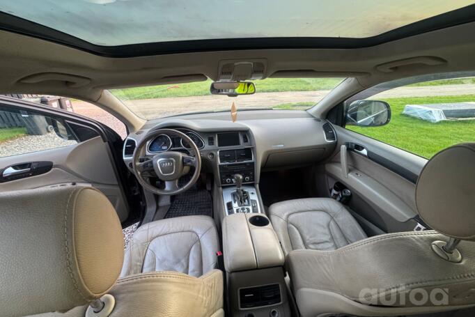 Audi Q7 4L Crossover