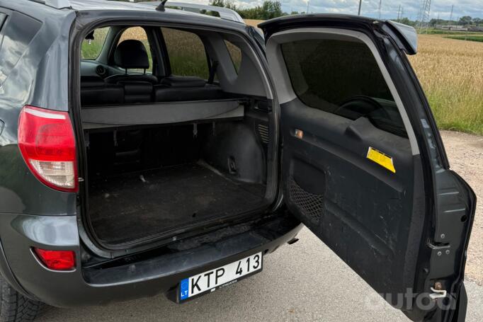 Toyota RAV4 3 generation Crossover