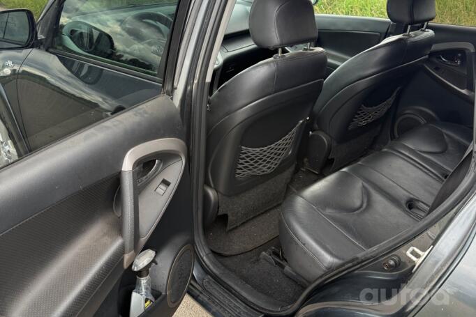 Toyota RAV4 3 generation Crossover