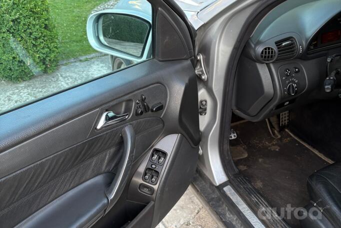 Mercedes-Benz C-Class W203/S203/CL203 Sedan