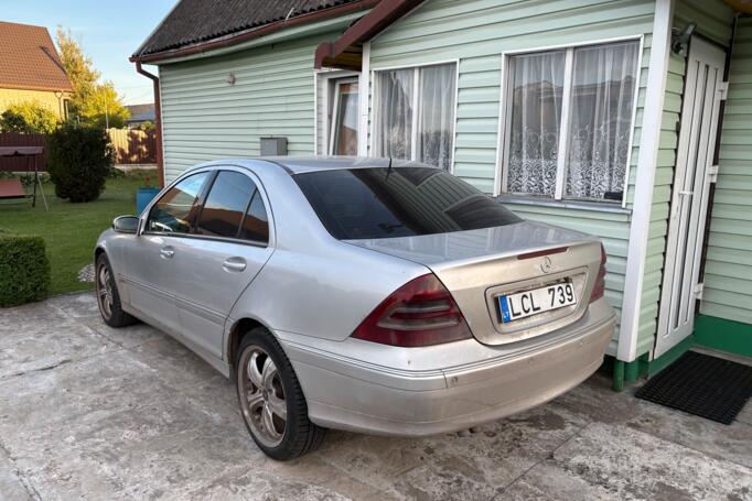 Mercedes-Benz C-Class W203/S203/CL203 Sedan