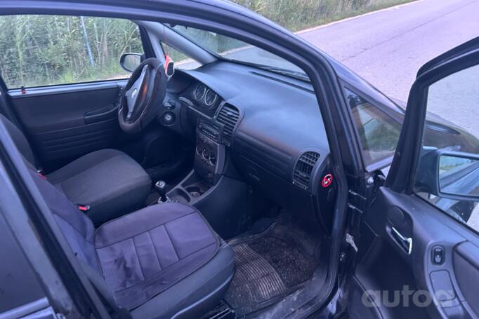 Opel Zafira A [restyling] Minivan 5-doors