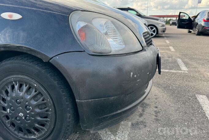 Toyota Yaris 1 generation