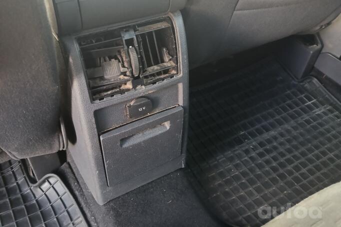 Volkswagen Touran 1 generation [restyling] Minivan 5-doors