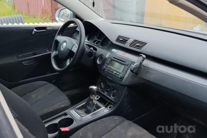 Volkswagen Passat B6 wagon 5-doors