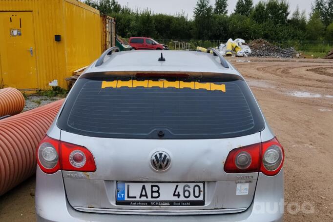 Volkswagen Passat B6 wagon 5-doors