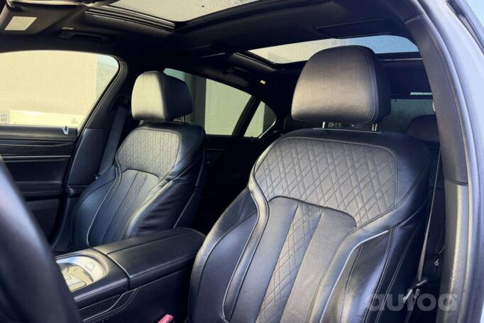 BMW 7 Series F01/F02 [restyling] Sedan