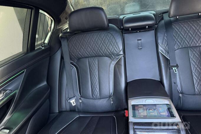 BMW 7 Series F01/F02 [restyling] Sedan
