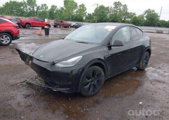 Tesla Model Y 1 generation Crossover