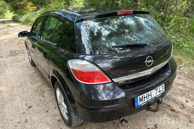 Opel Astra H Hatchback