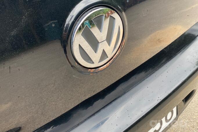 Volkswagen Passat B6 Sedan 4-doors