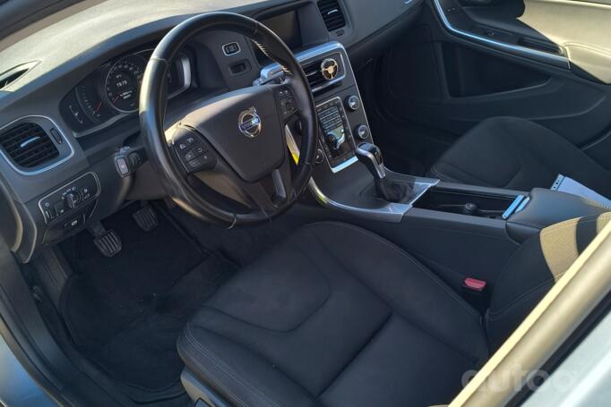 Volvo V60 1 generation [restyling] wagon 5-doors