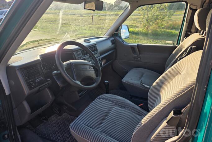 Volkswagen Caravelle T4 Minivan
