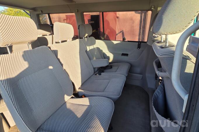 Volkswagen Caravelle T4 Minivan