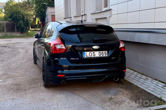 Ford Focus 3 generation Hatchback 5-doors