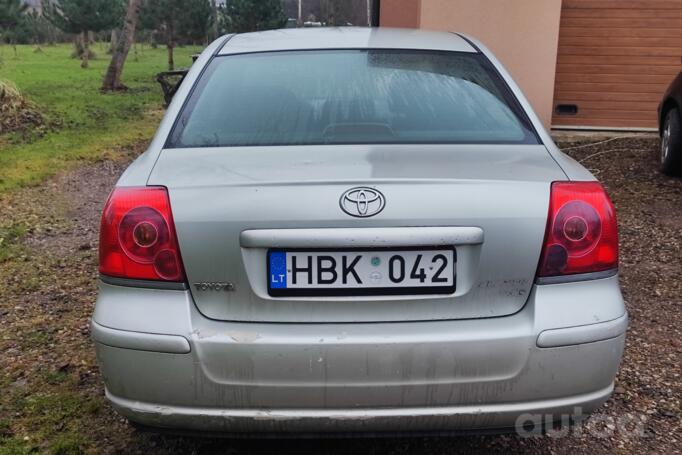 Toyota Avensis 2 generation Sedan