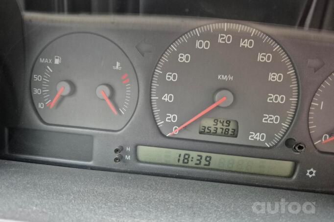 Volvo V70 1 generation wagon