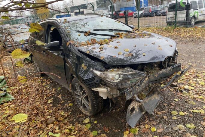 Toyota Auris 2 generation Touring Sports wagon 5-doors