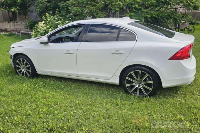 Volvo S60 2 generation [restyling] Sedan 4-doors