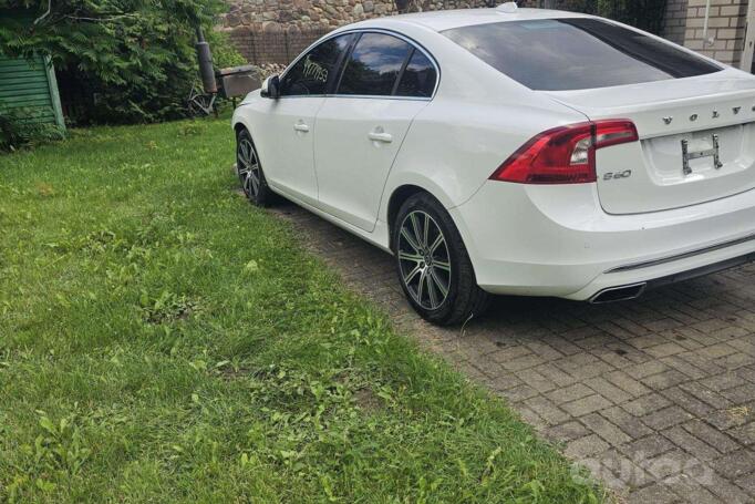 Volvo S60 2 generation [restyling] Sedan 4-doors