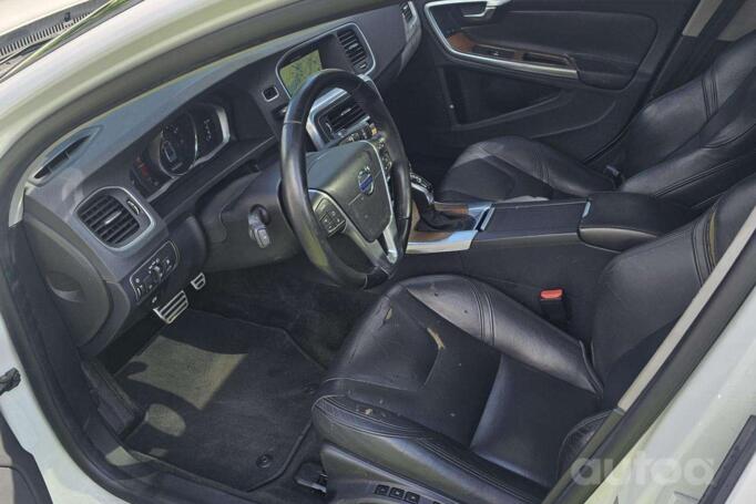 Volvo S60 2 generation [restyling] Sedan 4-doors