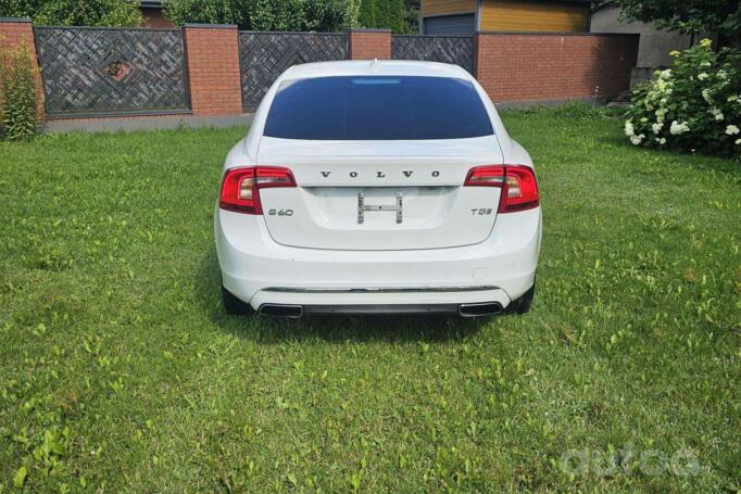 Volvo S60 2 generation [restyling] Sedan 4-doors