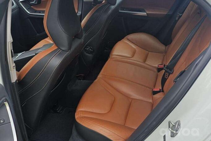 Volvo S60 2 generation [restyling] Sedan 4-doors