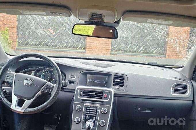 Volvo S60 2 generation [restyling] Sedan 4-doors