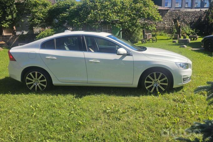 Volvo S60 2 generation [restyling] Sedan 4-doors