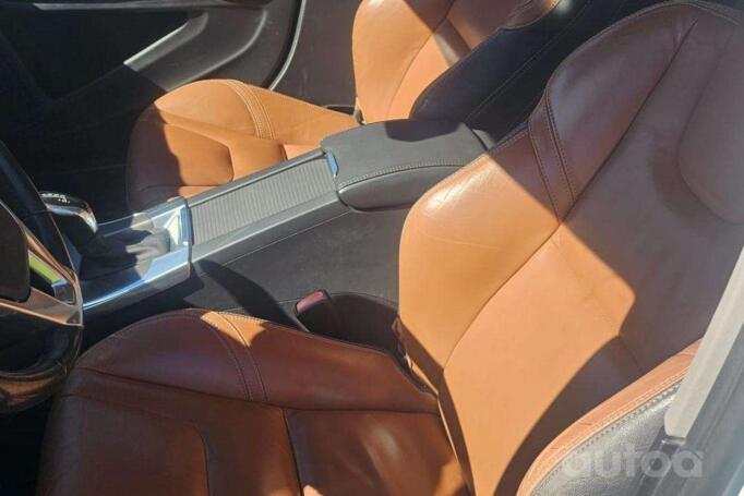 Volvo S60 2 generation [restyling] Sedan 4-doors