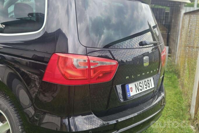 SEAT Alhambra 2 generation Minivan