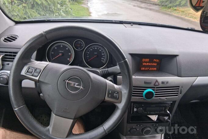 Opel Astra H Hatchback