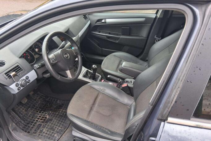 Opel Astra H Hatchback