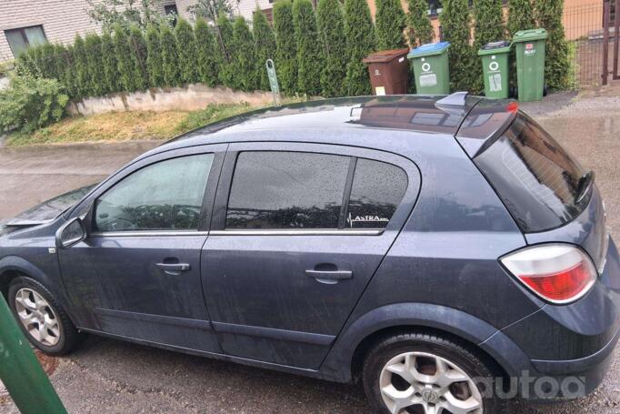 Opel Astra H Hatchback
