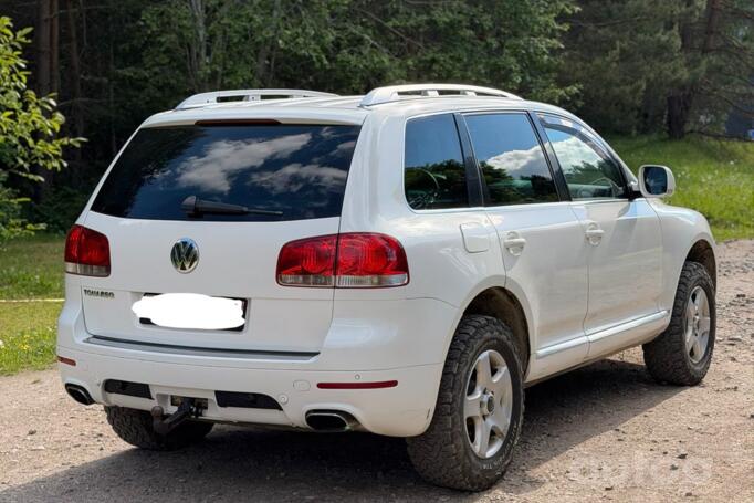 Volkswagen Touareg 1 generation Crossover