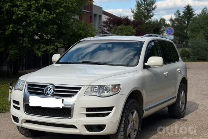 Volkswagen Touareg 1 generation Crossover