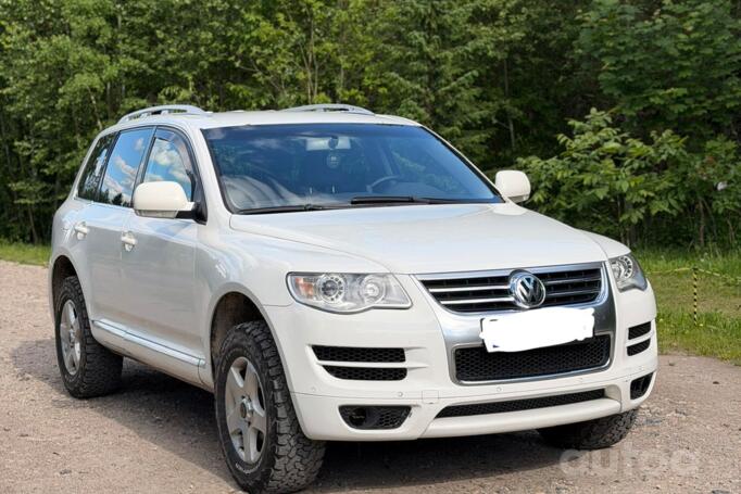 Volkswagen Touareg 1 generation Crossover