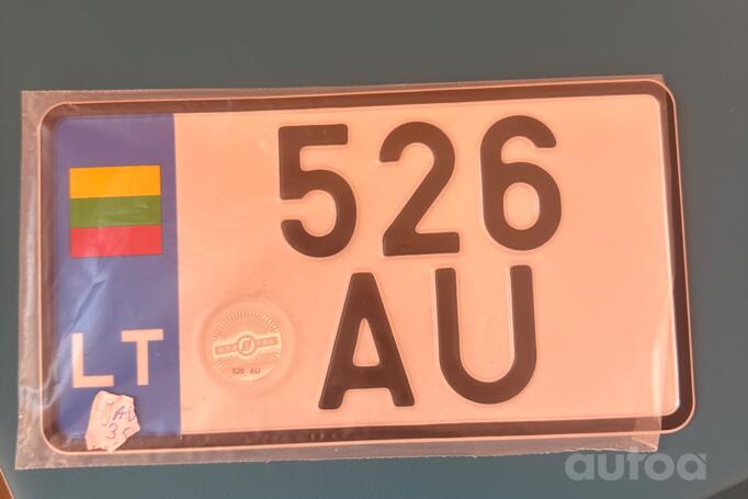 526 AU