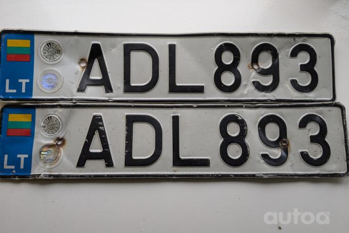 ADL893